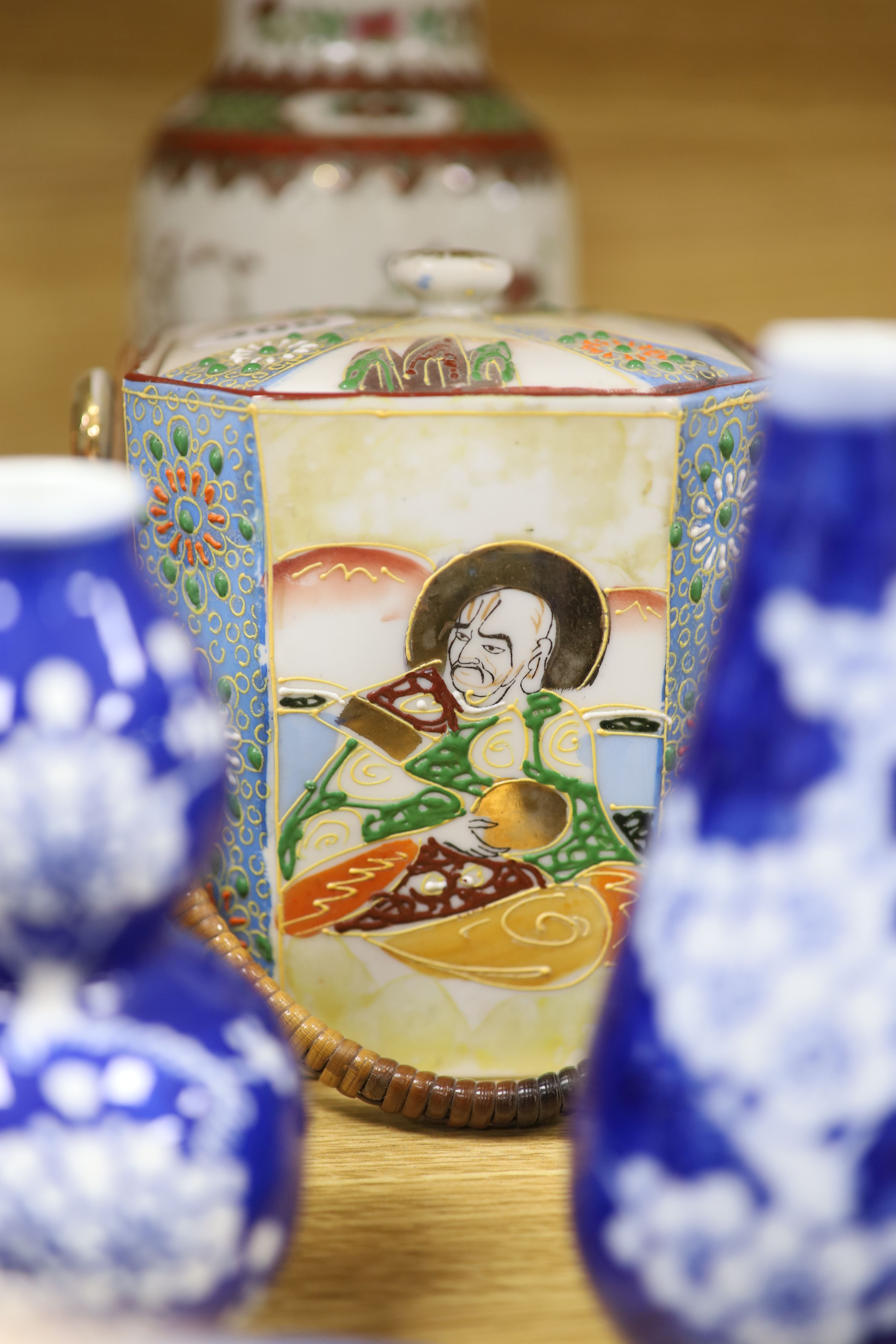 A quantity of mixed Chinese and Japanese porcelain